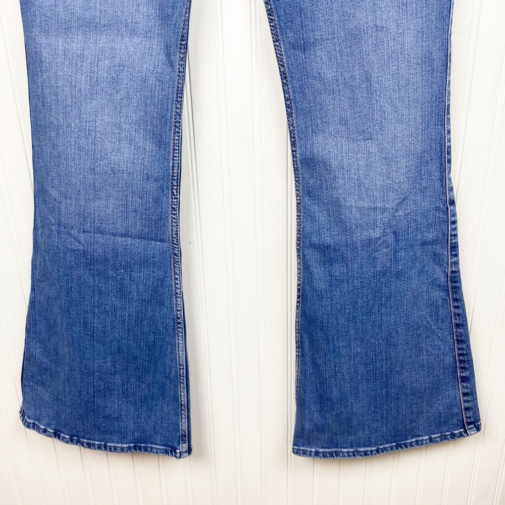NEW Abercrombie and Fitch The Flare Ultra High Rise Jean Medium Wash Denim 28 6R - Picture 6 of 8